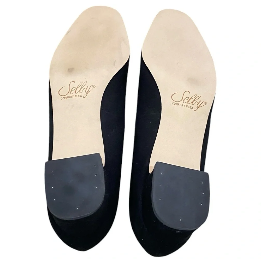 Selby comfort flex black suede 1 inch block heel shoes gold tone toe detail sz 9